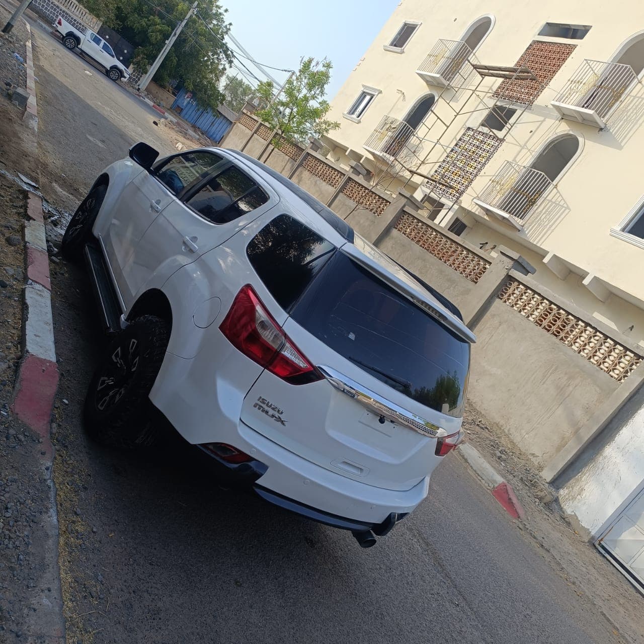 Isuzu Mux 140 000 km - Automatique, intérieur impeccable