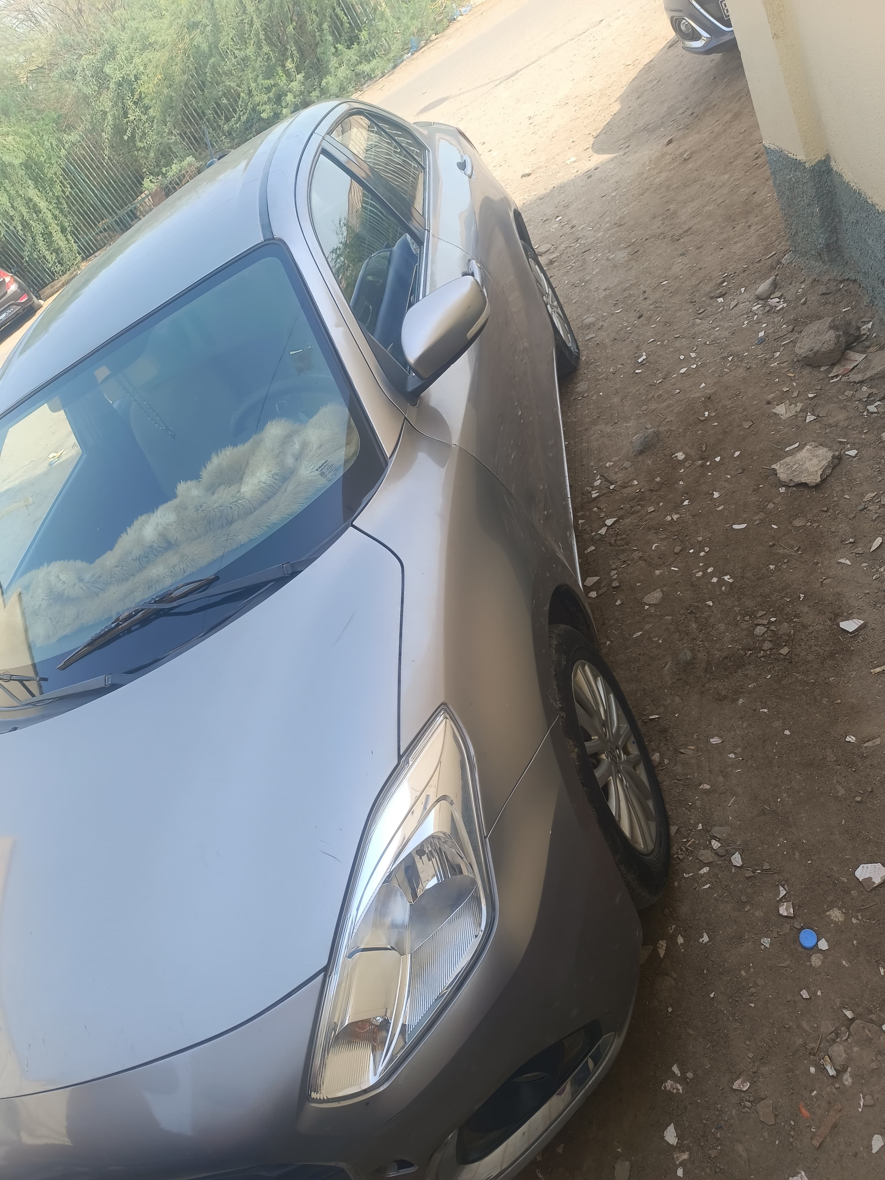 Suzuki Dzire automatique, 70 000 km, très bon état