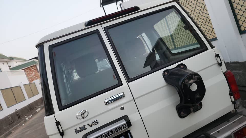 Toyota Land Cruiser Hardtop V8 2021, très bon état