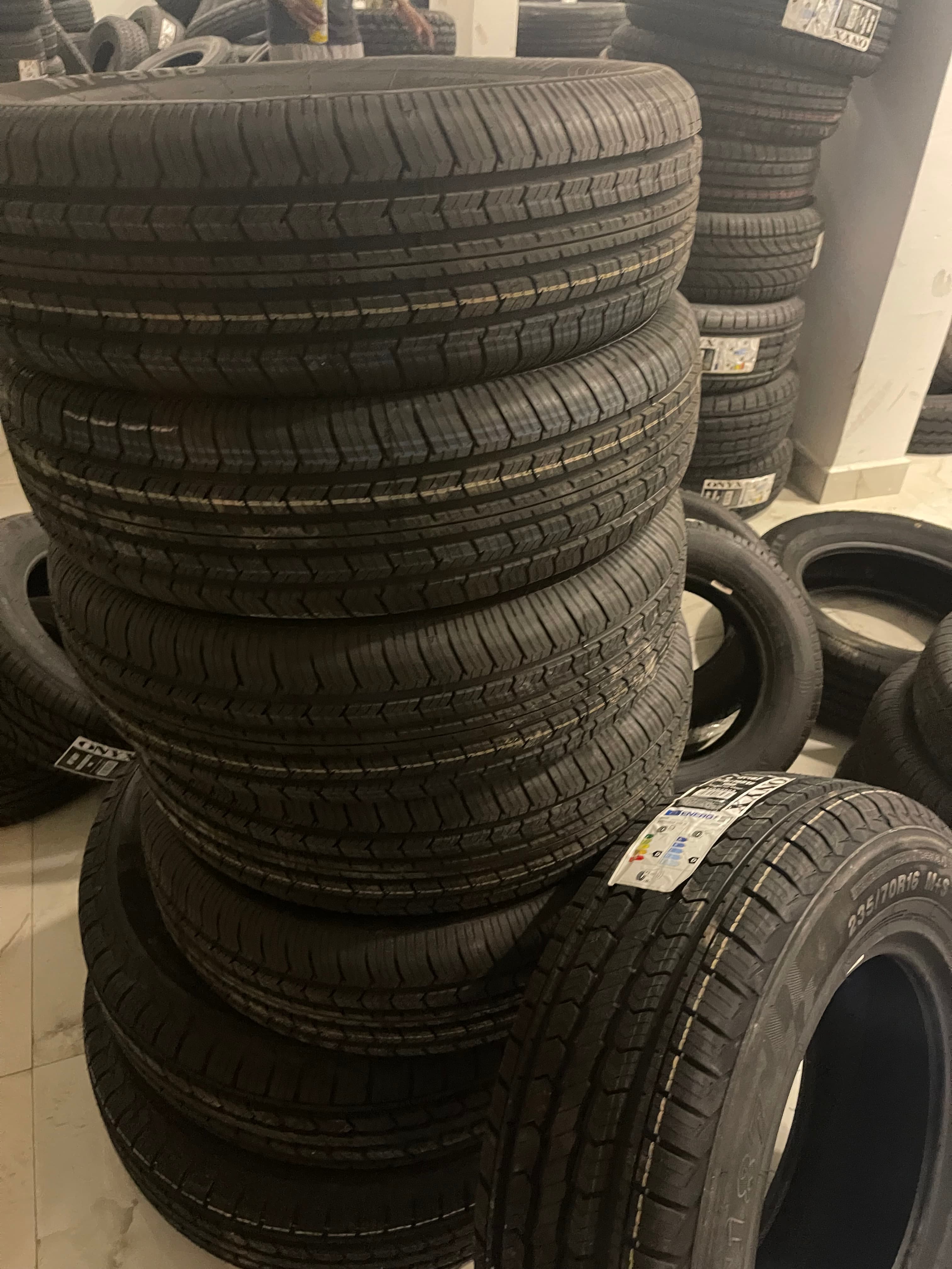 Pneus neufs ONYX – Toutes dimensions disponibles | Qualité garantie