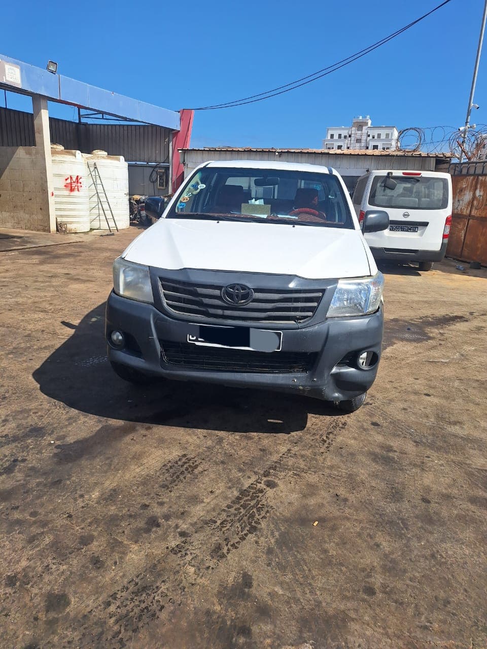 Toyota Hilux pick-up 2015, boîte manuelle, 230 000 km