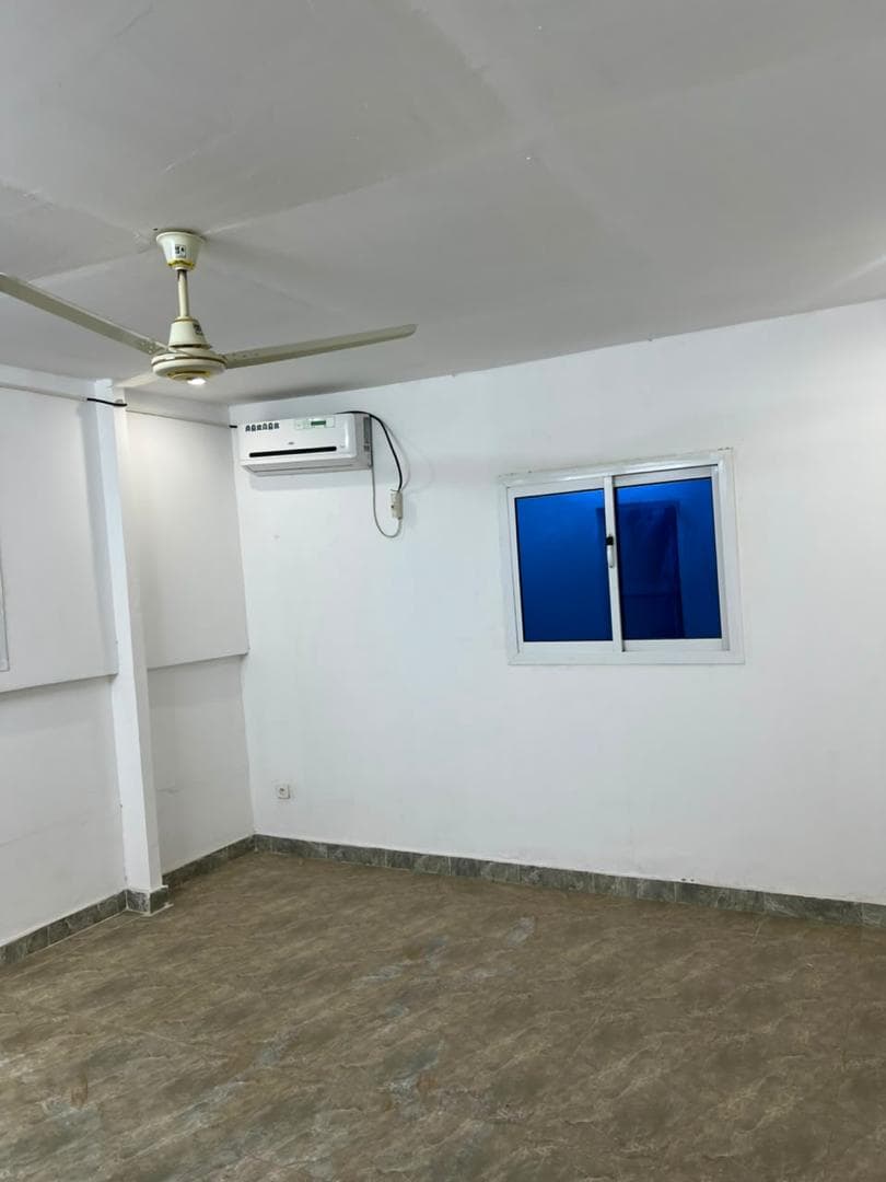 Appartement F2 spacieux avec double toilette