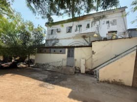 Lot immobilier à vendre : villa + 2 appartements, centre-ville