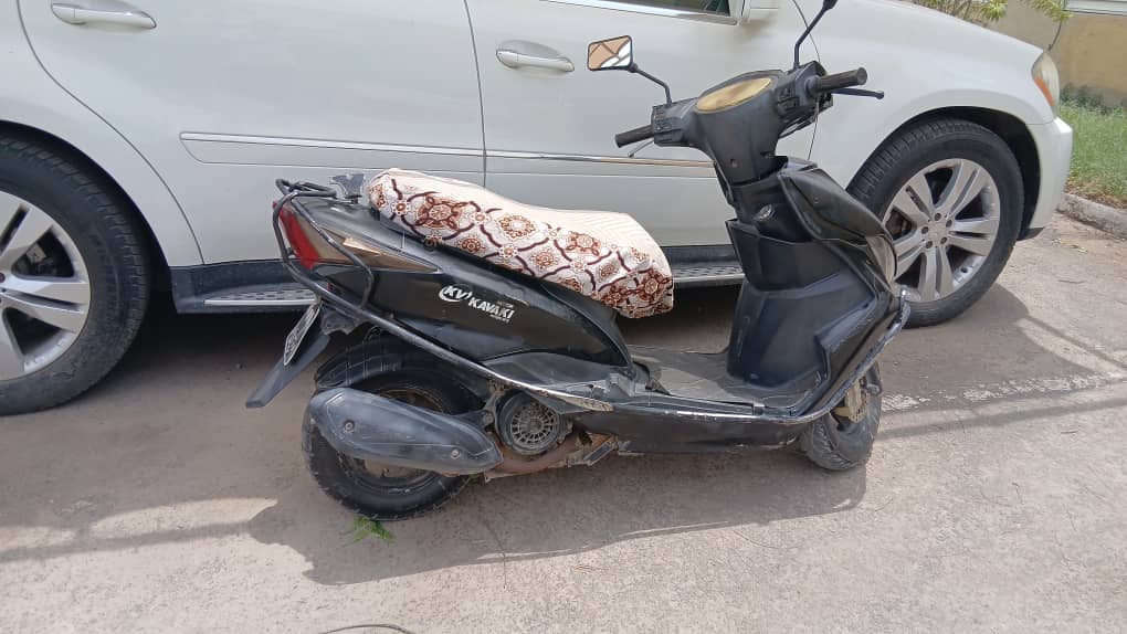 Scooter d'occasion en bon état, prix négociable