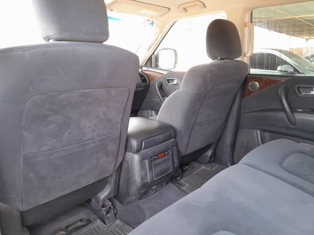 Nissan Patrol V8 gris à vendre, robuste et fiable