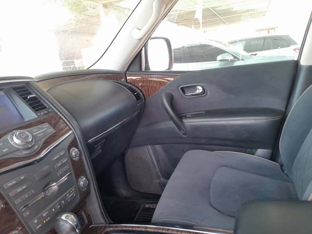 Nissan Patrol V8 gris à vendre, robuste et fiable
